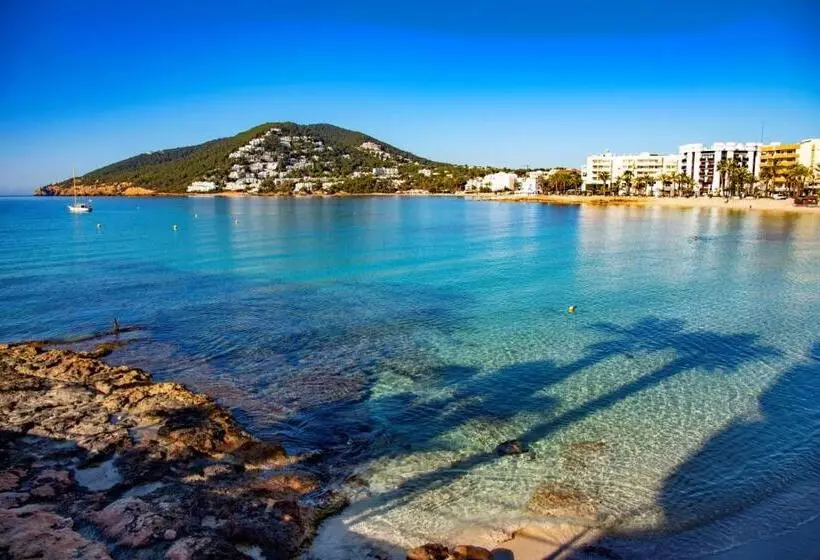 ホテル Hostal Y Apartamentos Santa Eulalia