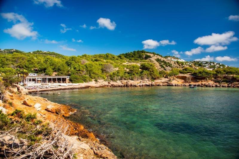 هتل Hostal Y Apartamentos Santa Eulalia