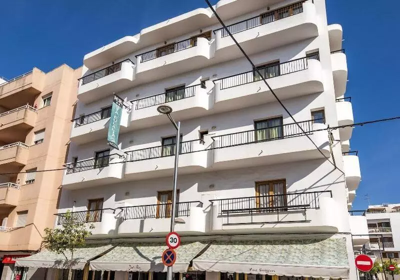 ホテル Hostal Y Apartamentos Santa Eulalia