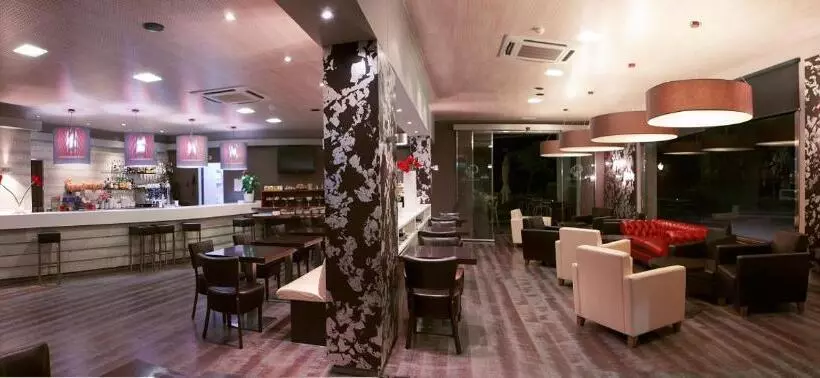 فندق فئة نجمة واحدة Els Noguers