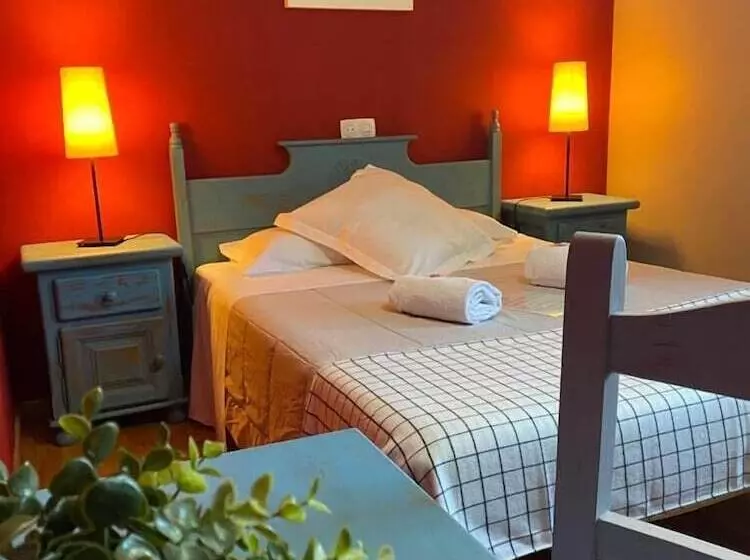 פונדק La Petite Boheme