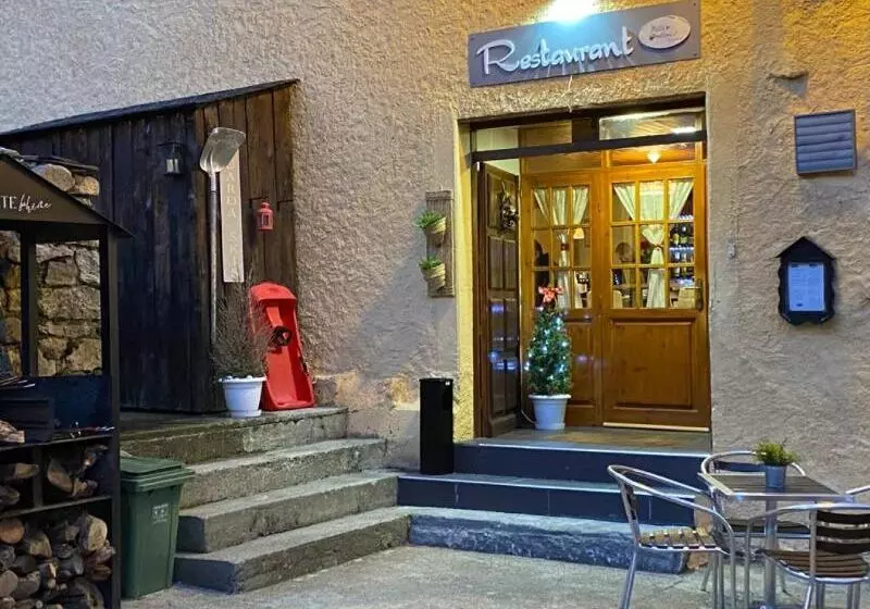 פונדק La Petite Boheme