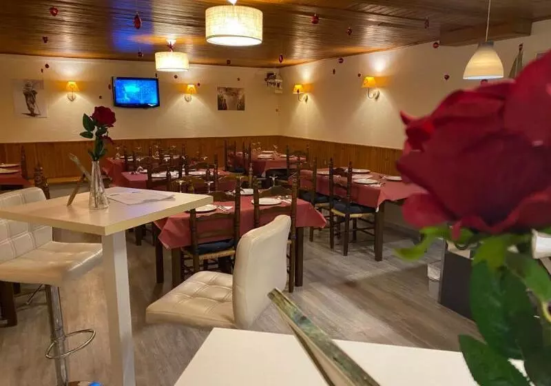 פונדק La Petite Boheme