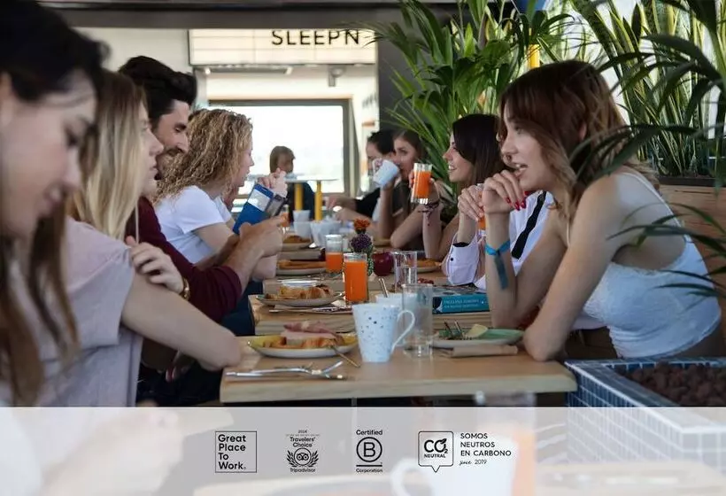 مسافرخانه Sleep N Atocha B Corp Certified