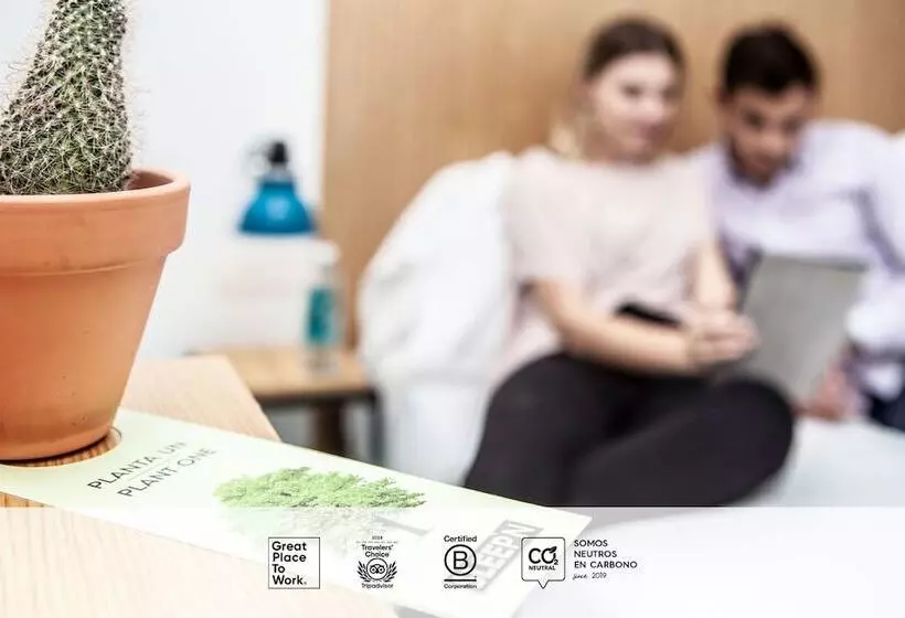 مسافرخانه Sleep N Atocha B Corp Certified