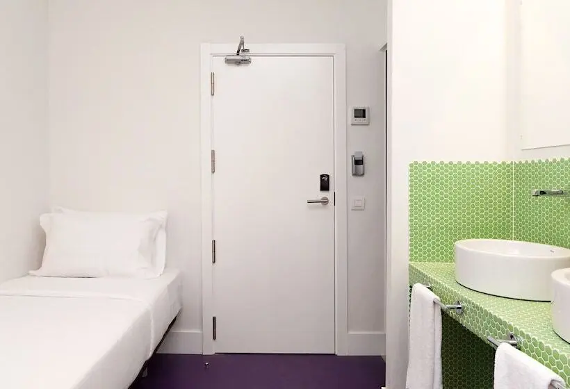 مسافرخانه Sleep N Atocha B Corp Certified