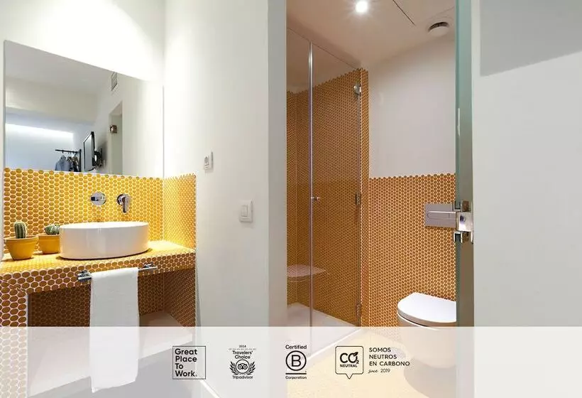 مسافرخانه Sleep N Atocha   B Corp Certified