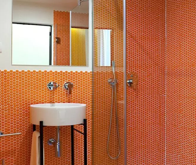 مسافرخانه Sleep N Atocha   B Corp Certified