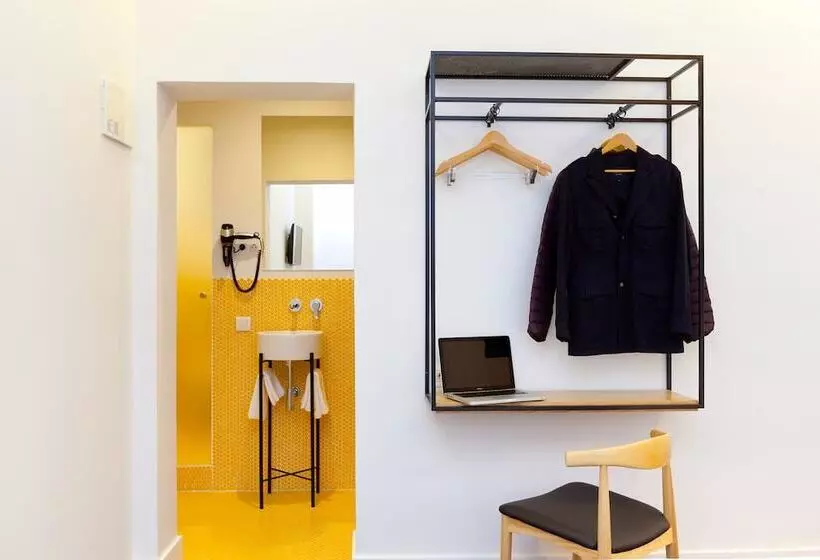 مسافرخانه Sleep N Atocha   B Corp Certified