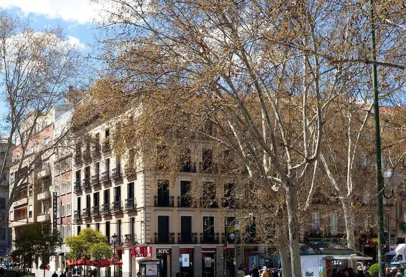 مسافرخانه Sleep N Atocha   B Corp Certified