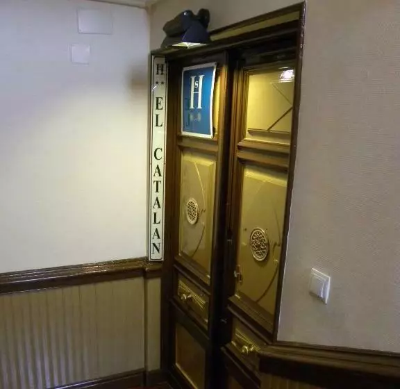 هتل Hostal El Catalán