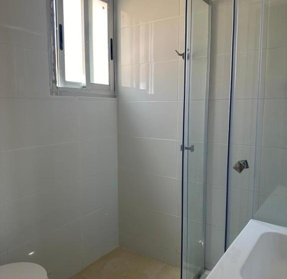 هتل Hostal Arrate