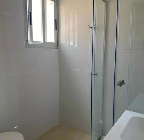 هتل Hostal Arrate