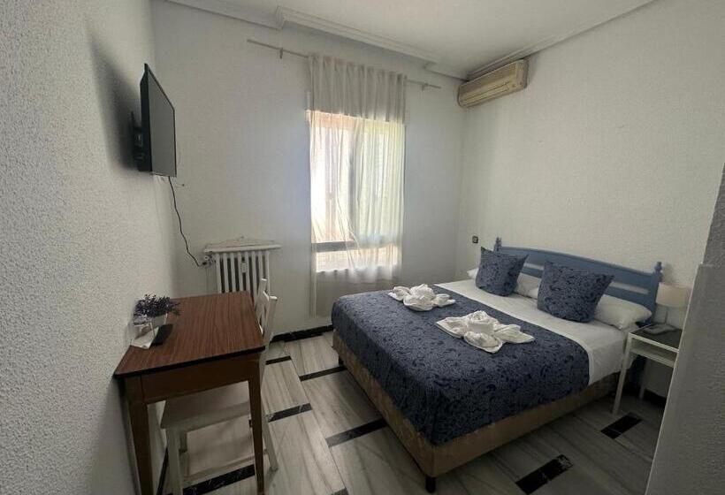 هتل Hostal Arrate