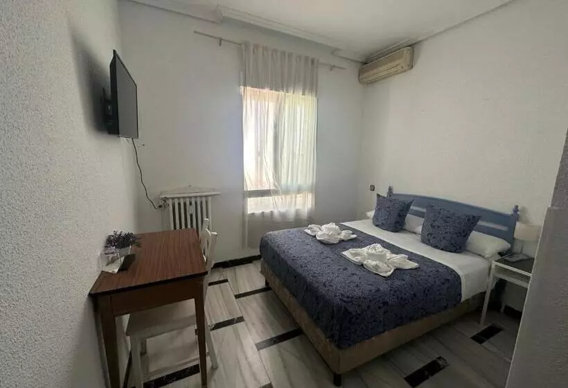 هتل Hostal Arrate