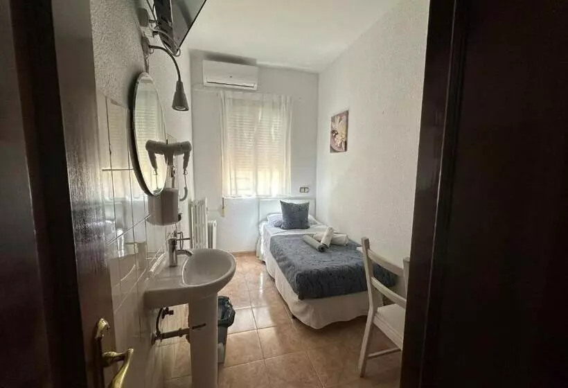 هتل Hostal Arrate