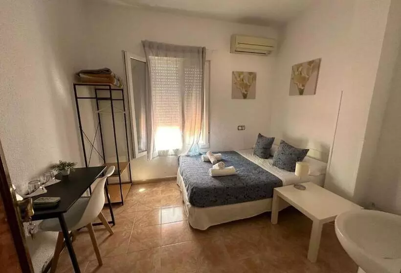 هتل Hostal Arrate