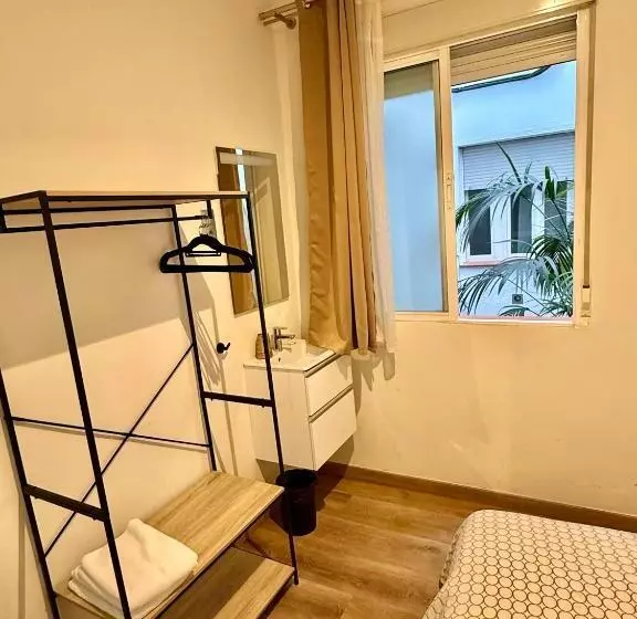 هتل Hostal Fernández Atocha