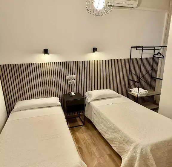 هتل Hostal Fernández Atocha