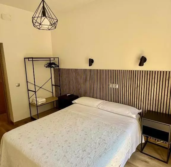 هتل Hostal Fernández Atocha