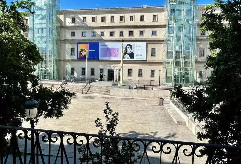 هتل Hostal Fernández Atocha