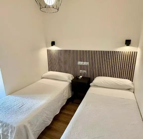 هتل Hostal Fernández Atocha