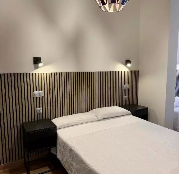 هتل Hostal Fernández Atocha