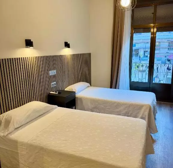 هتل Hostal Fernández Atocha