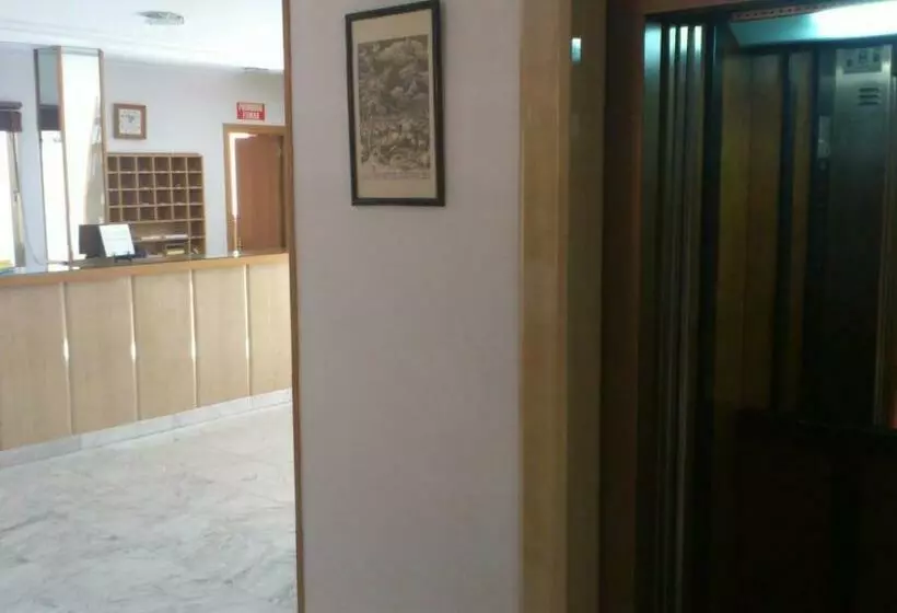 Отель Hostal Juanito