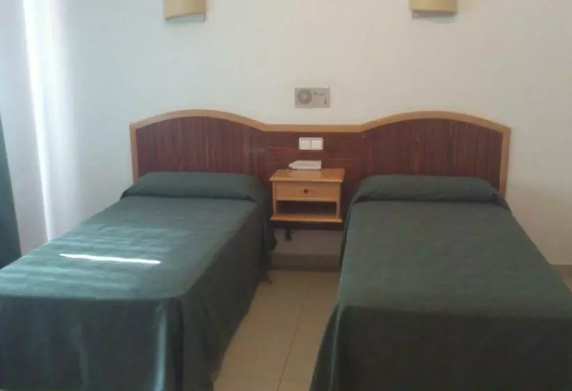 Отель Hostal Juanito