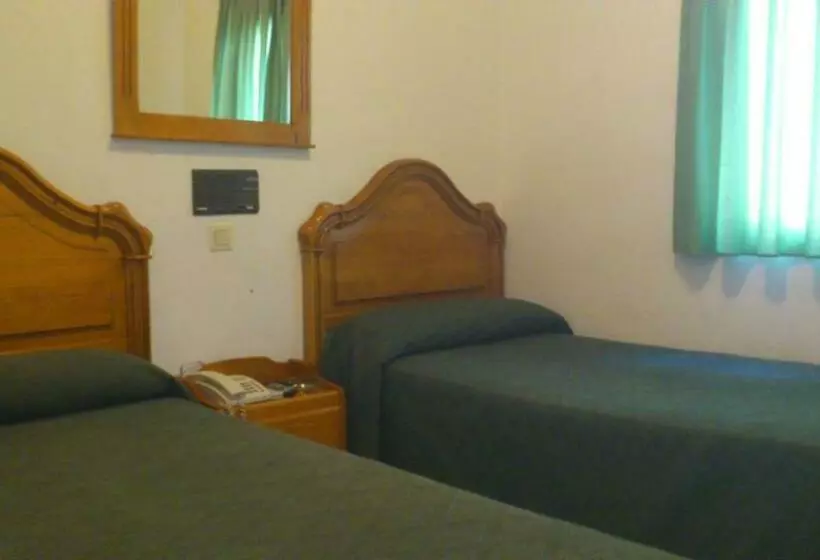 Отель Hostal Juanito