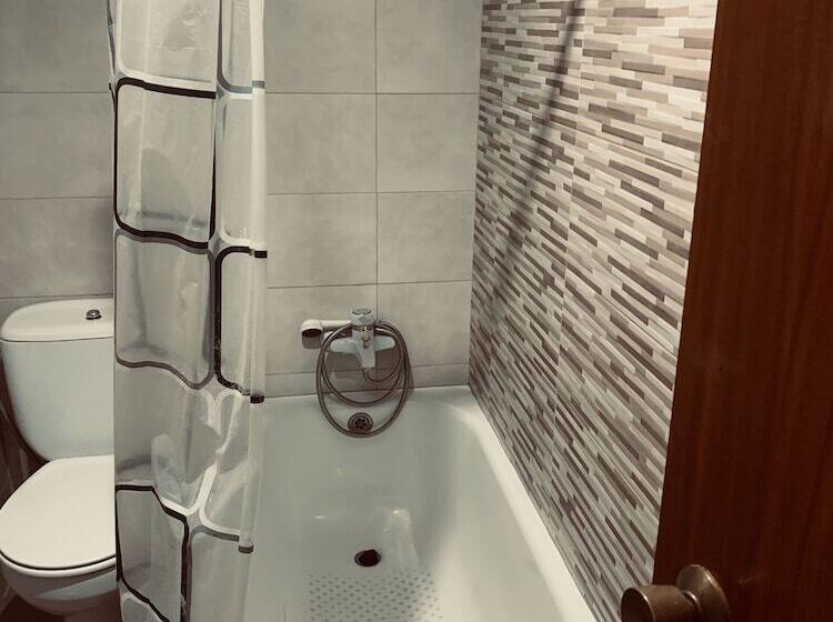 בית מלון כפרי Hostal Mediterráneo