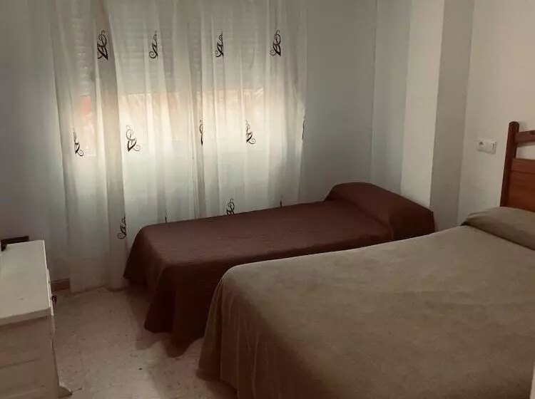 בית מלון כפרי Hostal Mediterráneo