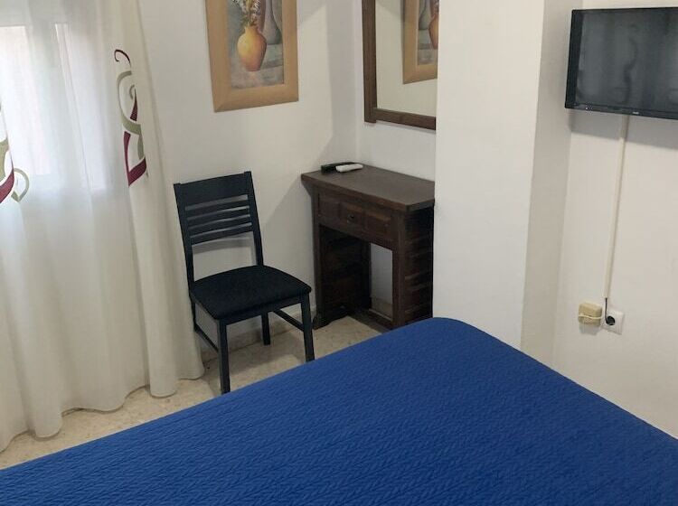 בית מלון כפרי Hostal Mediterráneo