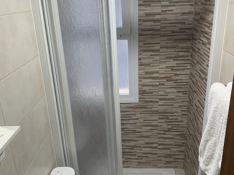 בית מלון כפרי Hostal Mediterráneo