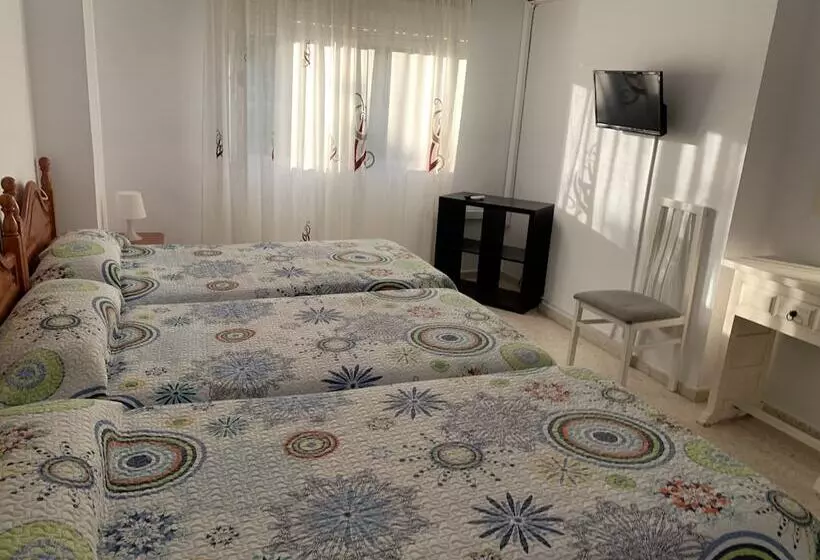 בית מלון כפרי Hostal Mediterráneo