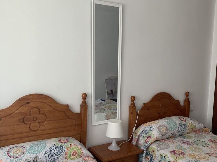 בית מלון כפרי Hostal Mediterráneo