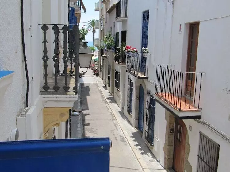 بنسيون Elite Hotel   Gay Men Only