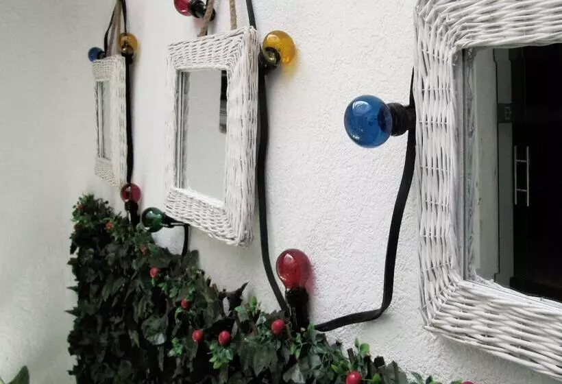 بنسيون Elite Hotel   Gay Men Only