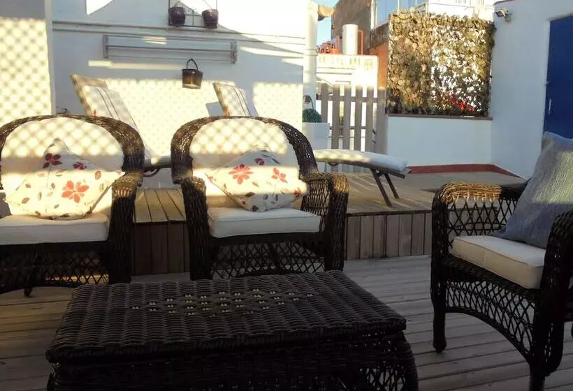 بنسيون Elite Hotel   Gay Men Only