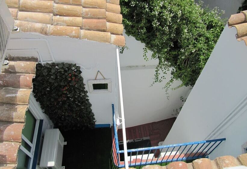 پانسیون Elite Hotel Gay Men Only