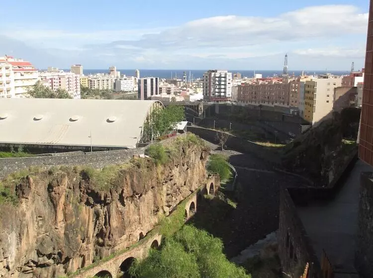 Отель Escuela Santa Cruz