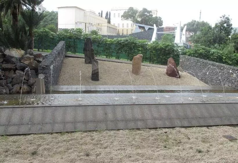 Отель Escuela Santa Cruz