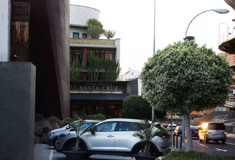 Отель Escuela Santa Cruz