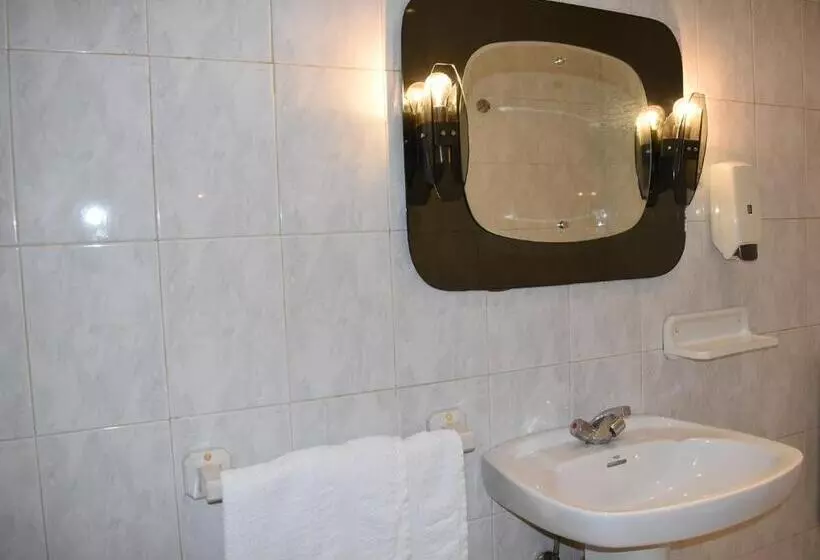 בית מלון כפרי Hostal Oviedo