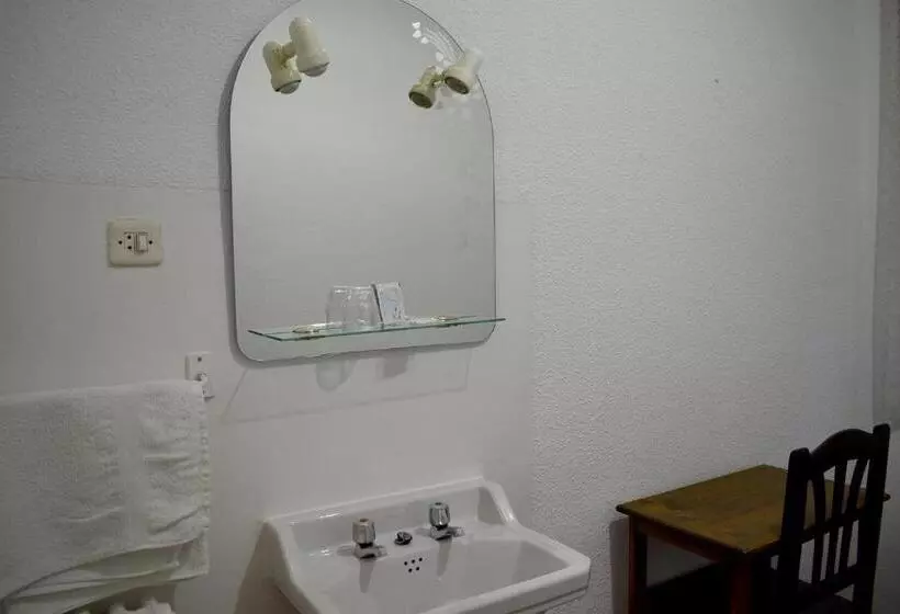 בית מלון כפרי Hostal Oviedo