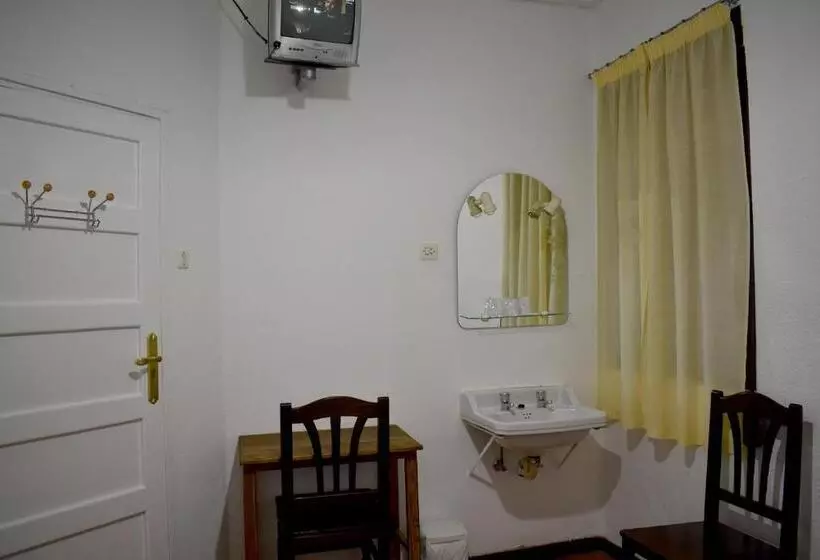 בית מלון כפרי Hostal Oviedo