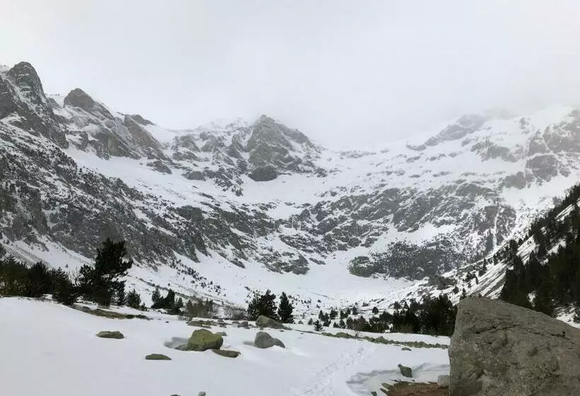 ホテル Hostal Pirineos Meliz