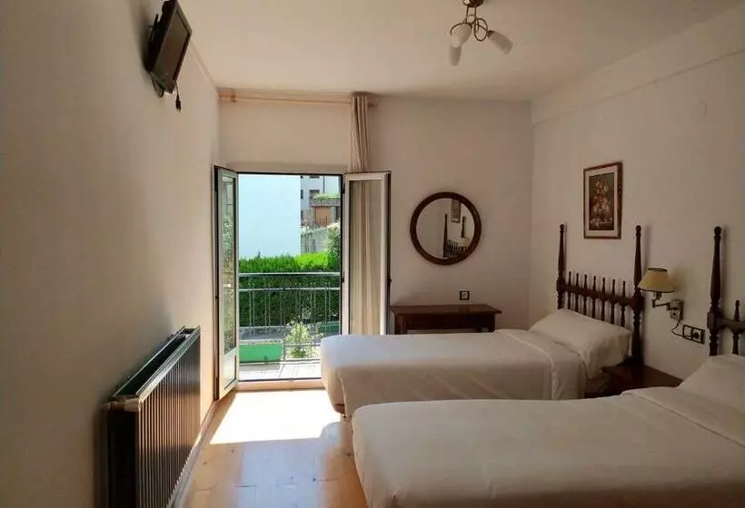 ホテル Hostal Pirineos Meliz