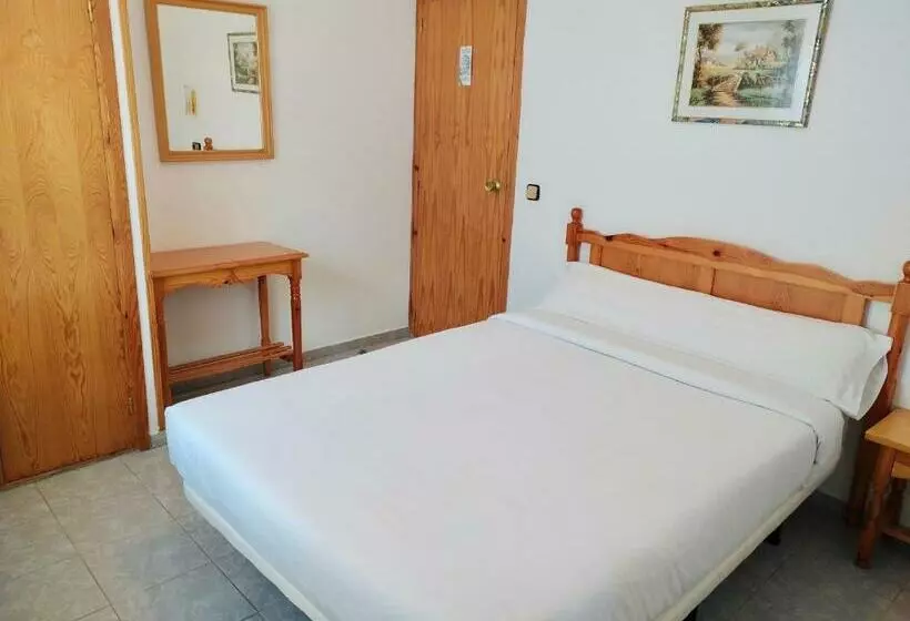 ホテル Hostal Pirineos Meliz